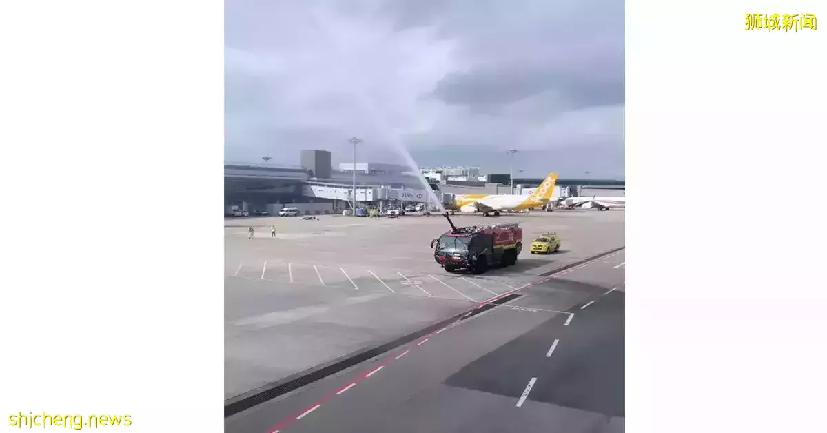 ◤世界羽球锦标赛◢水炮礼仪式欢迎 等同奥运冠军  骆建佑：很高兴回家