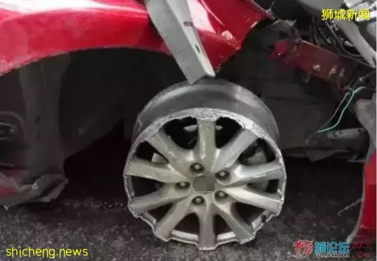 新加坡小哥在马来西亚停车购物,结果汽车轮胎被顺走