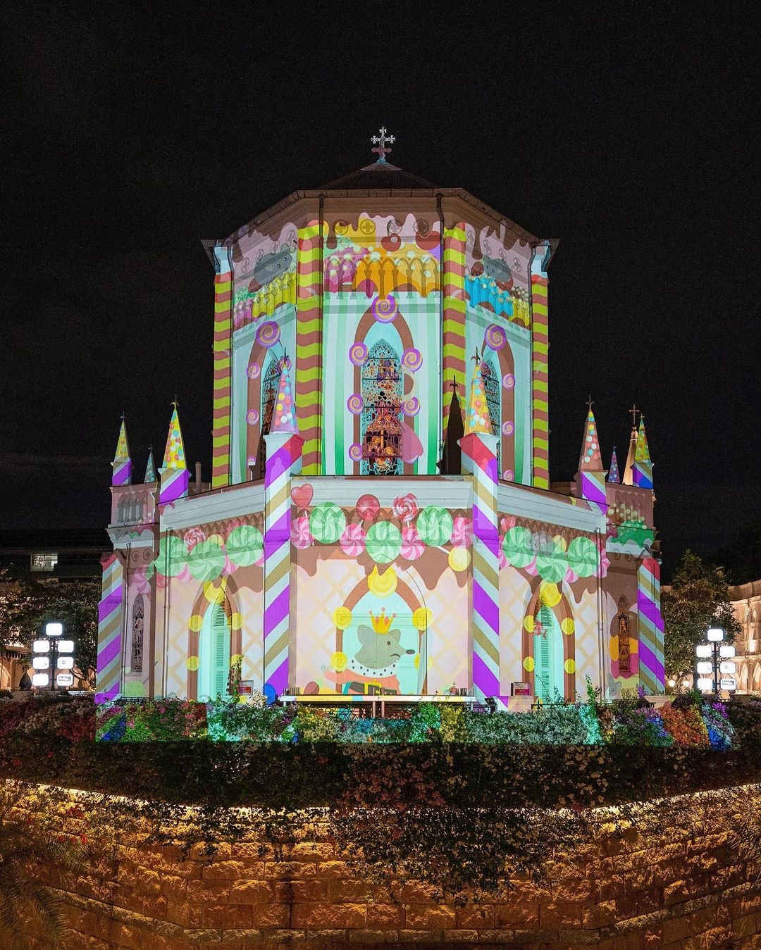 在梦幻透明屋共进晚餐!雪花鲜花星空的极致浪漫