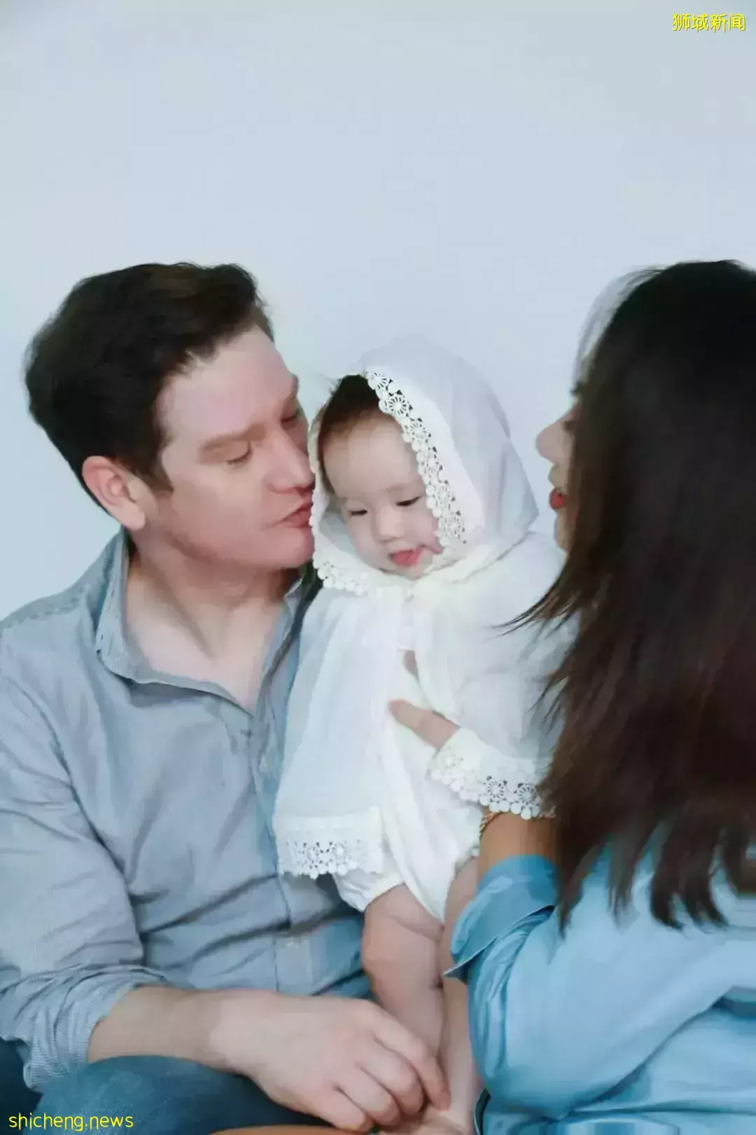 真的只有中国人“谈新冠色变”吗?看看新加坡跨国家庭怎么应对宝宝确诊