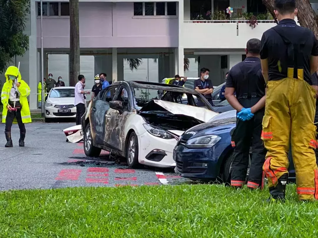 新加坡一停車場內連環撞，營救失敗司機受困葬身火海