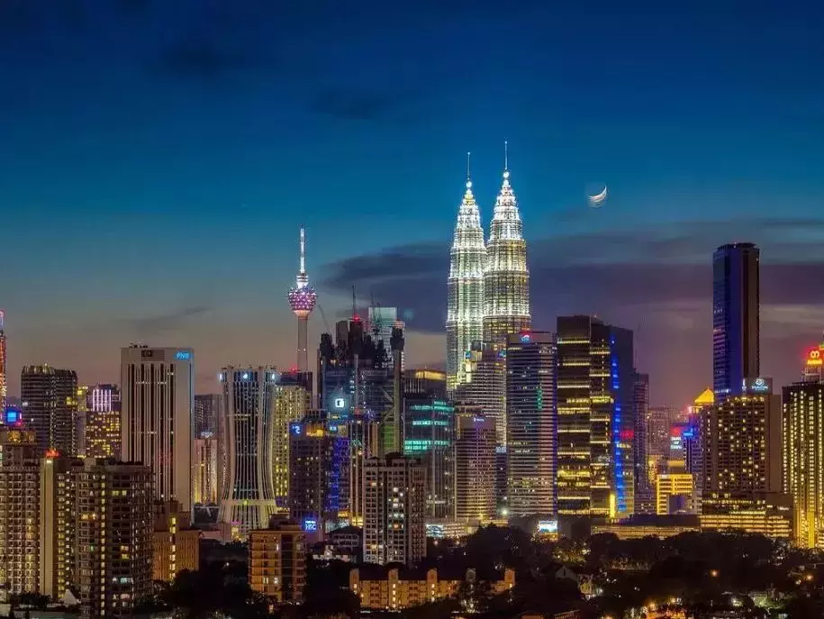 芬蘭看極光、韓國賞櫻花、環遊歐洲……在新加坡請8天假換一場環球旅行