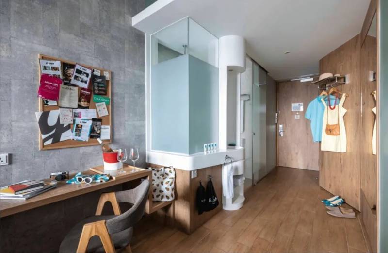 政府宣布给全体新加坡人发$100消费券!酒店推出了神奇的“工度假”