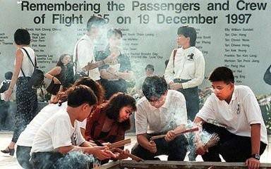 新加坡客机失事104人丧生，机长被指控为凶嫌，法官判决：无罪 