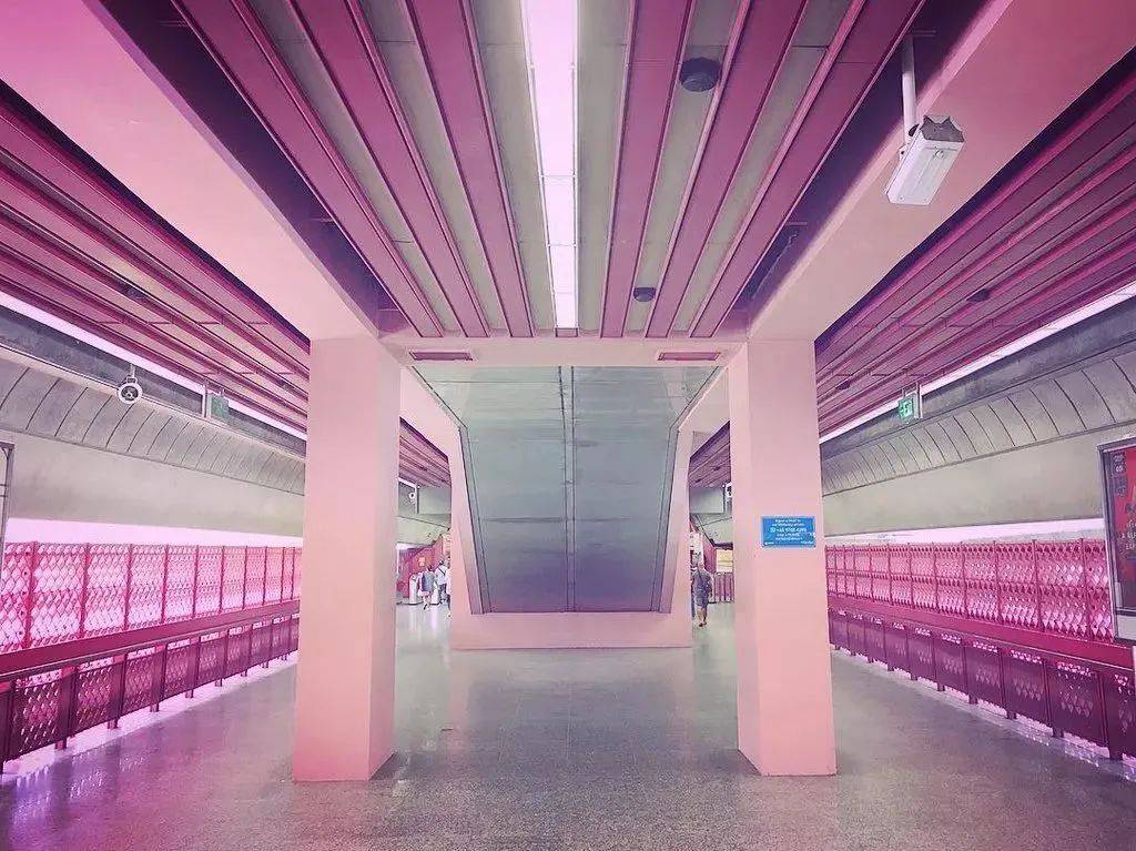 星辰流轉,過往不念,相逢的人還會再相逢