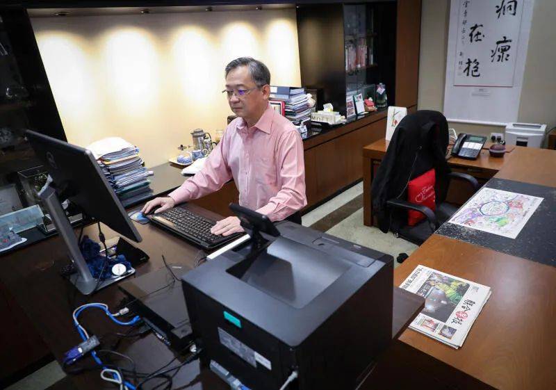 专访卫生部长颜金勇：新加坡第三阶段解封还有距离