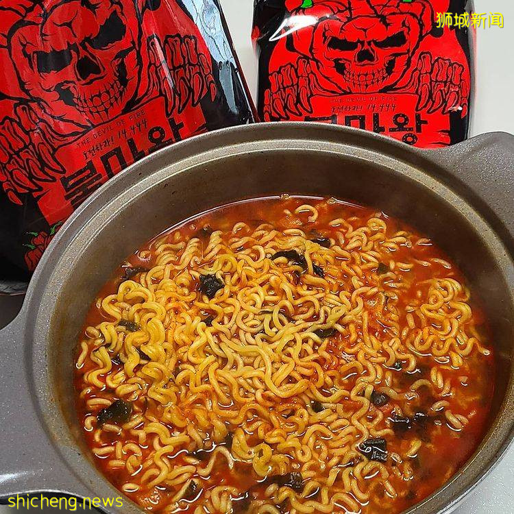 世界上最变态辣的快熟面😈在FairPrice Fineset开卖!售价$8.90,你敢挑战吗?🌶