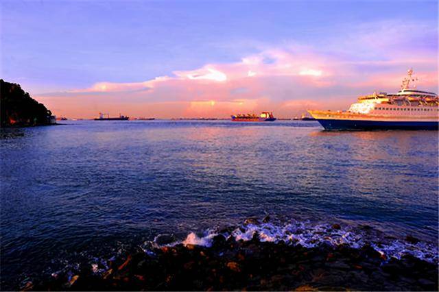 把美军请进来,却把国家推向繁荣?新加坡繁荣背后的争议