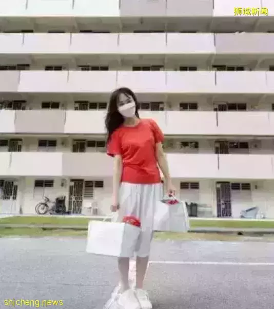 新加坡“神雕俠侶”秀恩愛，年過半百“過兒”依然獨寵“姑姑”