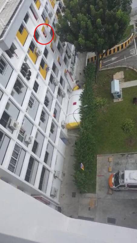 持刀大喊、反锁屋内 狂男竟要30包烟才愿“自首”