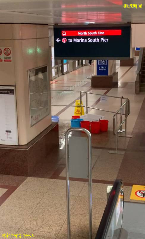 地铁红线莱佛士坊地铁站天花板漏水,网友直呼回到了第三世界