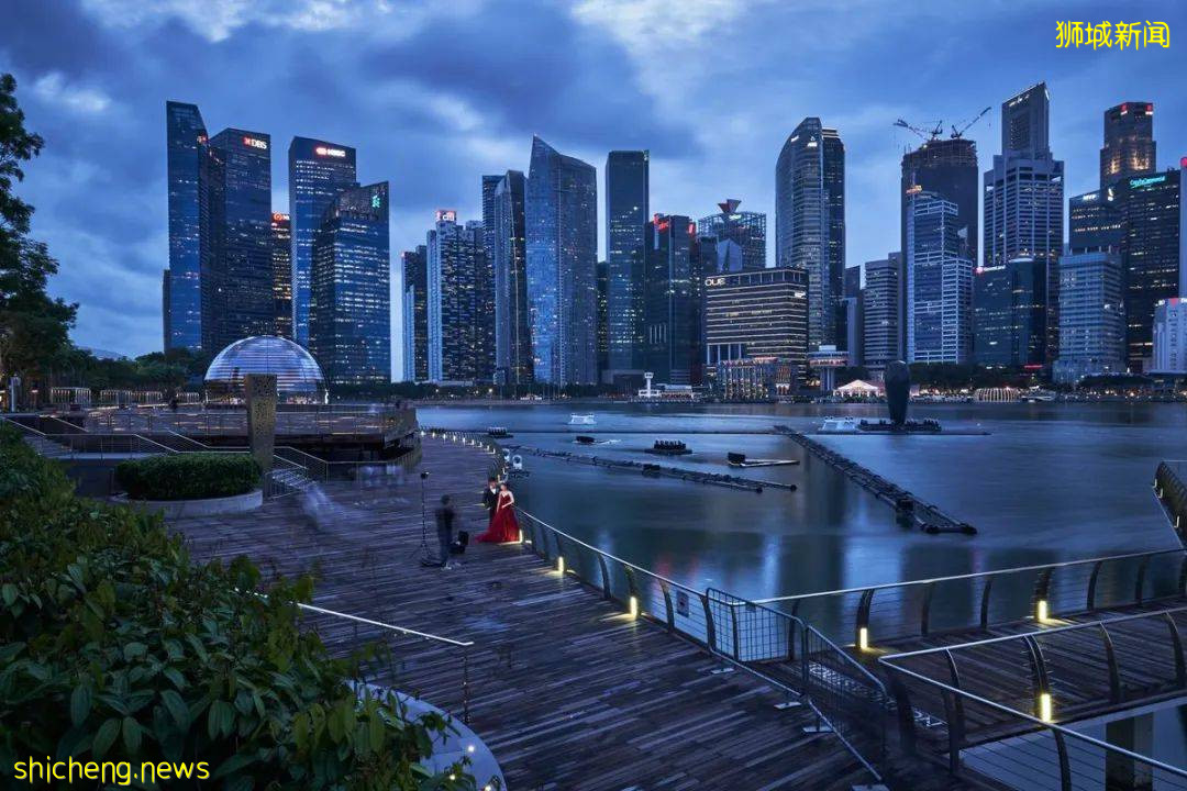 新加坡总理李显龙今年首次全国演讲，宣布一波新常态