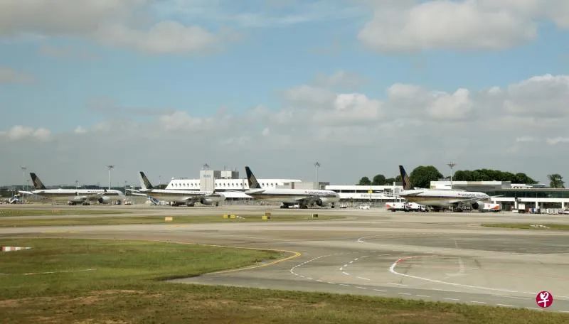 新加坡航空公司取消96%航班 高层大减薪员工须休无薪假