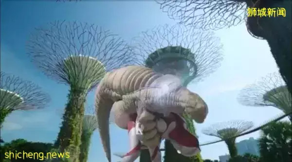 怪獸襲擊新國 鹹蛋超人打它 李顯龍：很放心 安全了