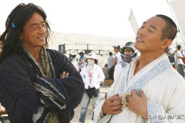 李连杰为何要移民新加坡?从功夫到电影再到慈善,看他经历了什么