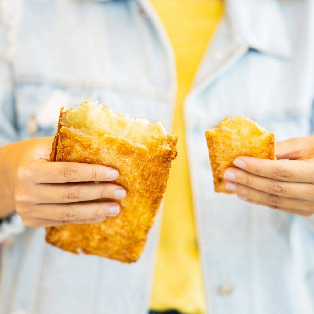 人日好康免費送禮🤩 Burger King送出獨家款“巨型黃金派”🔥 僅限今天+首100位,先到先得