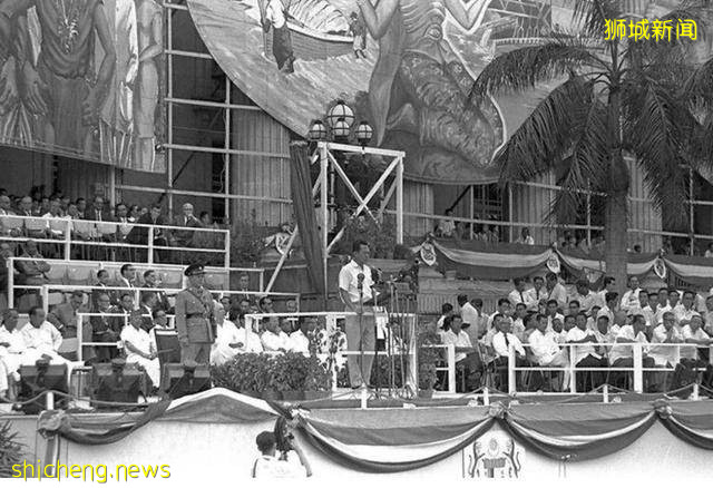 新加坡国民75%是华人,李光耀为何坚持废除汉语