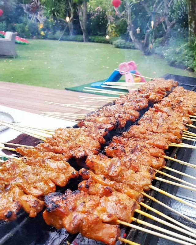 Satayboy🍢S$25沙爹自助餐！滋滋冒油+肉香撲鼻、每周限定四小時任你狂吃🍻