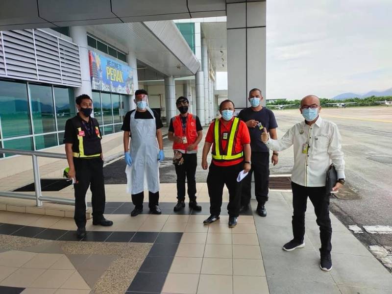 狮城任高职男子 · 包机回怡保见父最后一面