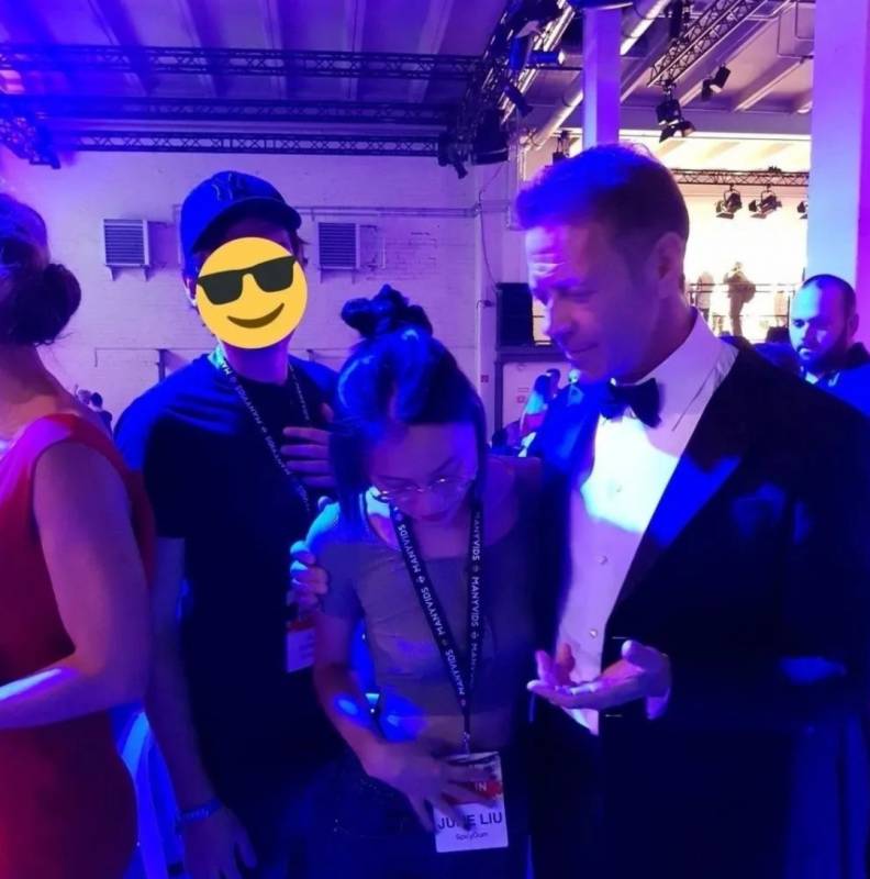 她，22歲中國女留學生，下海後在國外成人網站爆紅！網友評論亮了