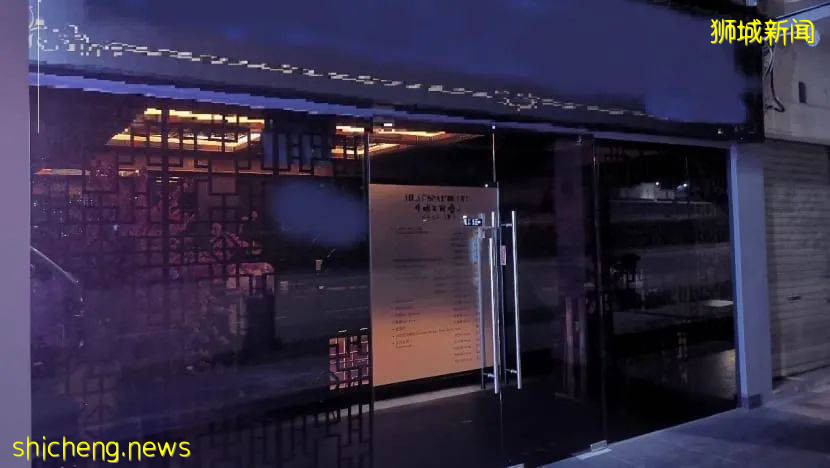 新加坡警察突袭7间按摩店,店内装潢曝光!两妇女因卖淫被捕