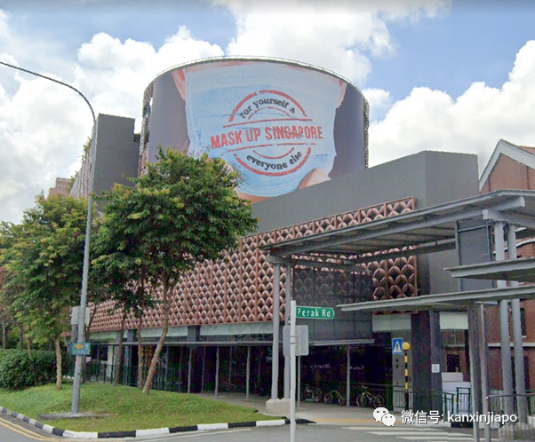 广告布被吹落，海水涌上岸！新加坡强风失速狂刮中