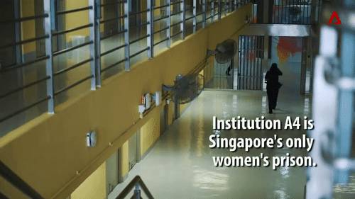 新加坡监狱内爆发斗殴,伤人者鞭刑+6年刑期!狱内实拍曝光