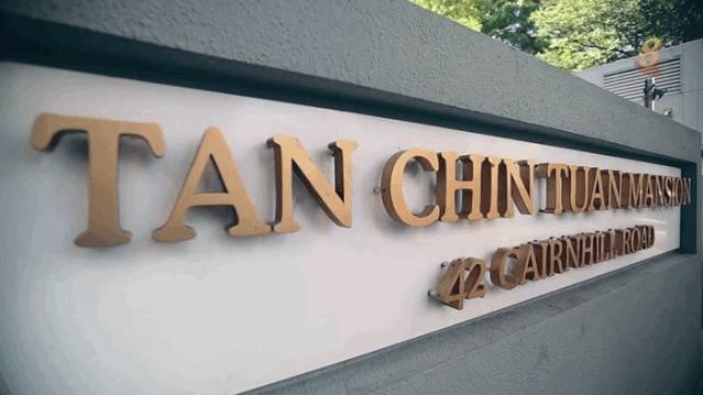 新加坡福布斯富豪榜唯一的女性！坐擁20層豪宅，旗袍當戰袍，人生最大的奢侈是不留遺憾