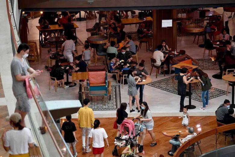 昨天,李显龙总理终于笑了!新加坡熬出头,解封第三阶段全部政策汇总