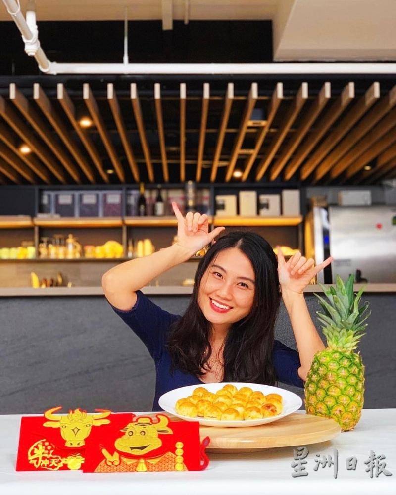 分隔馬新無法團聚 母女互送年餅解鄉愁