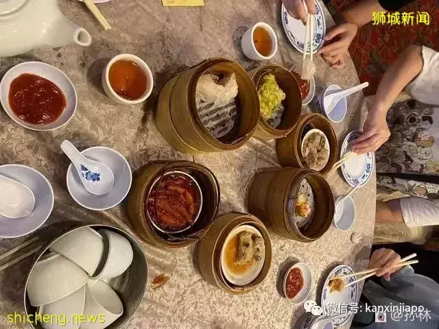 在新加坡"美食四大天王"红星酒家吃早茶,人气不减当年