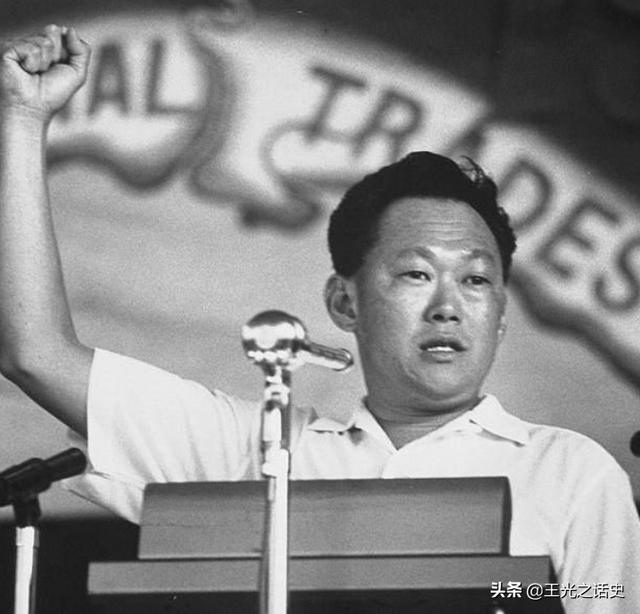 1965年，爲什麽富得流油的新加坡，會被踢出馬來西亞聯邦？