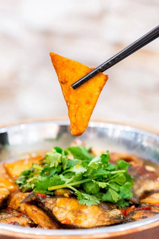 三人行新店開業!三人來吃就送招牌菜!全島三店同慶