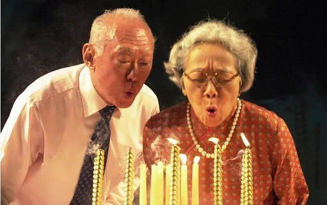 狮城港式粤菜四大名厨之一,坐镇新加坡河畔20年老字号,为你带来惊喜和福利