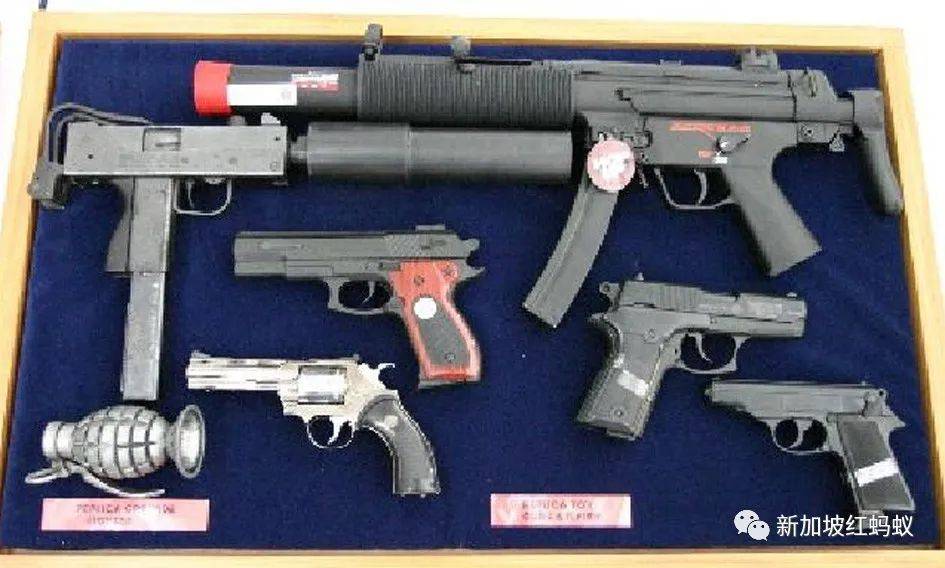 新加坡100年前百貨公司竟有出售槍支！　禁槍路比想像中崎岖