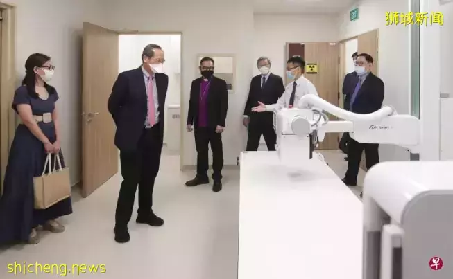 新加坡雇主必须为所有客工购买医疗保险，到专属医院看诊有津贴