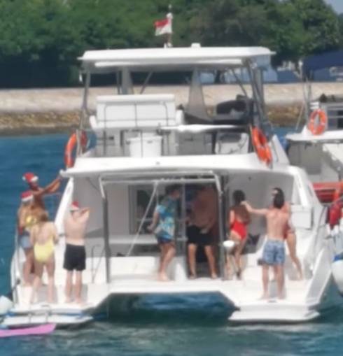 因違反COVID 19法ADVANT遊艇許可證暫停使用30天