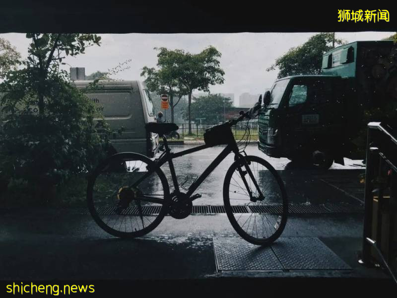 新冠疫情中，外賣騎手眼中的“折疊新加坡”!