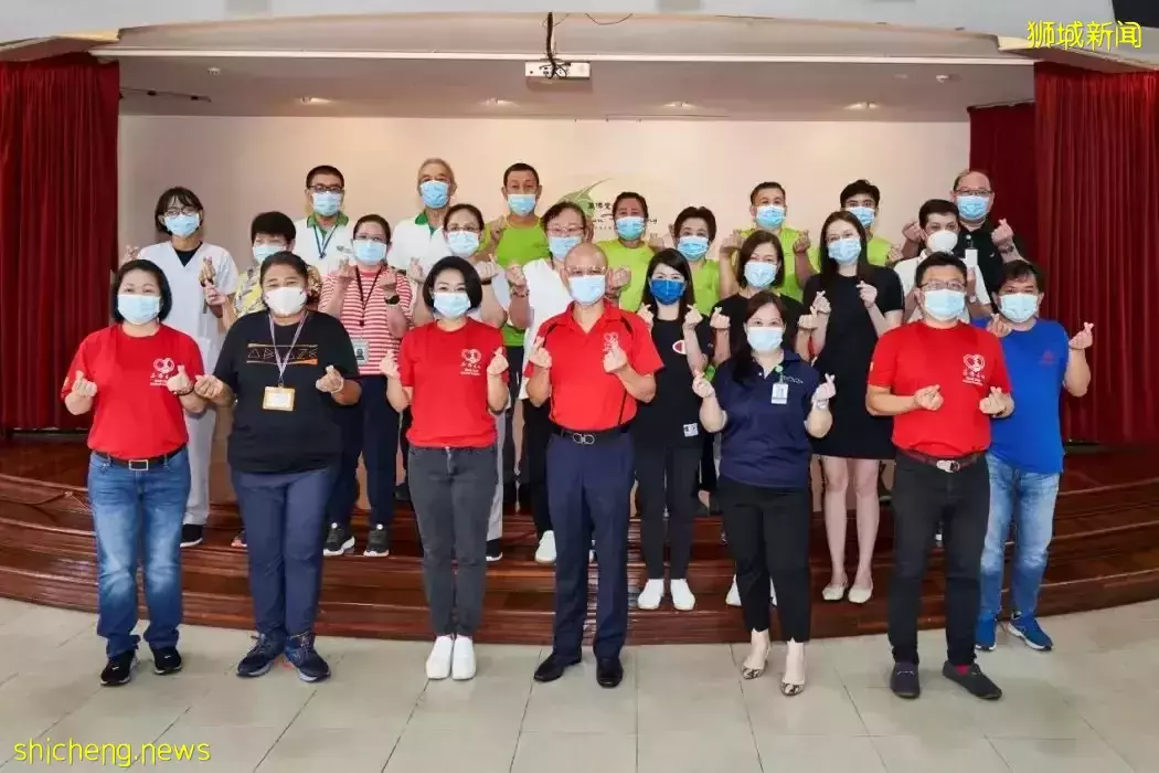 母親節當天，在新加坡的他們讓人感動落淚