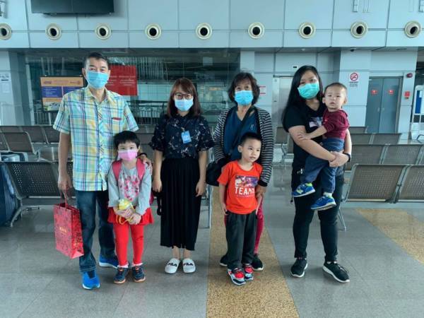 廖彩彤第七次送行 5組孩童 越堤與父母團圓