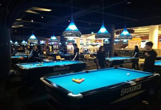 新加坡夜生活指南:摩天轮浪漫晚餐、迷你高尔夫、骑行滨海湾等精彩活动,带你告别无聊