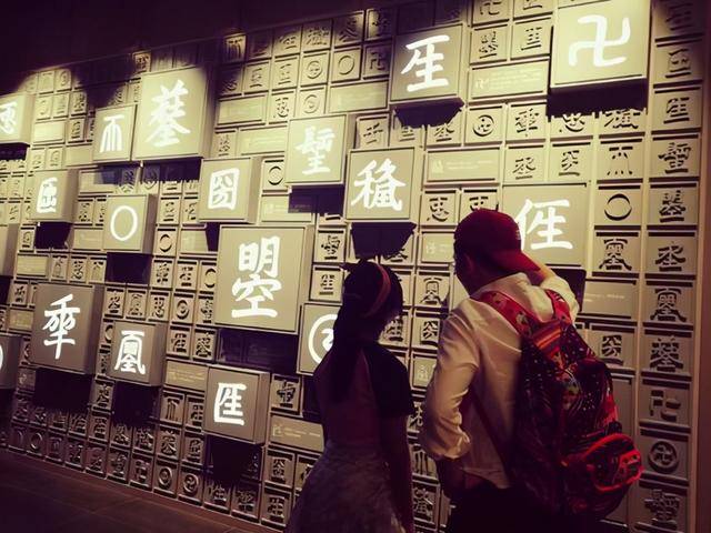 港澳台坚持用繁体字,为何马来西亚、新加坡反而用简体字