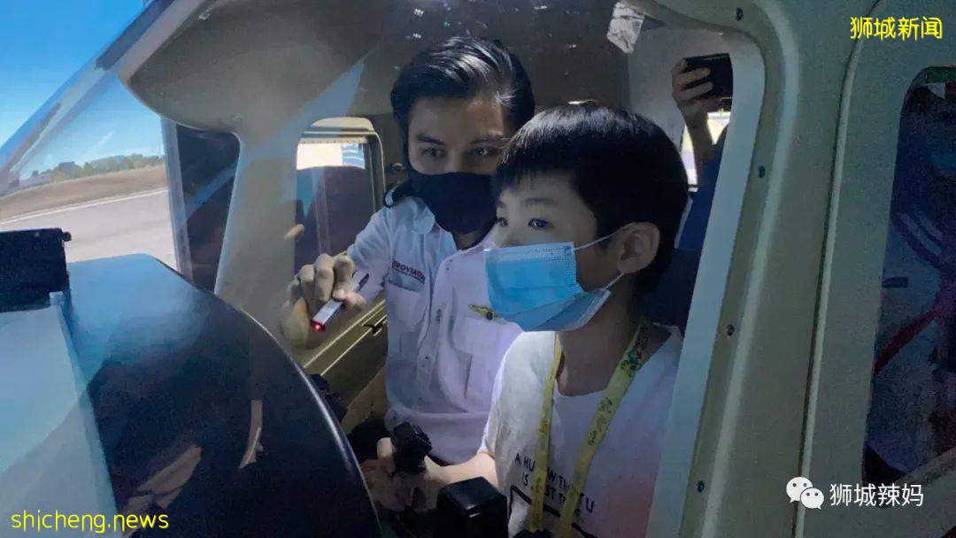 沖上雲霄！僅$75就能體驗開飛機的感覺！新加坡這間飛行學校太贊了