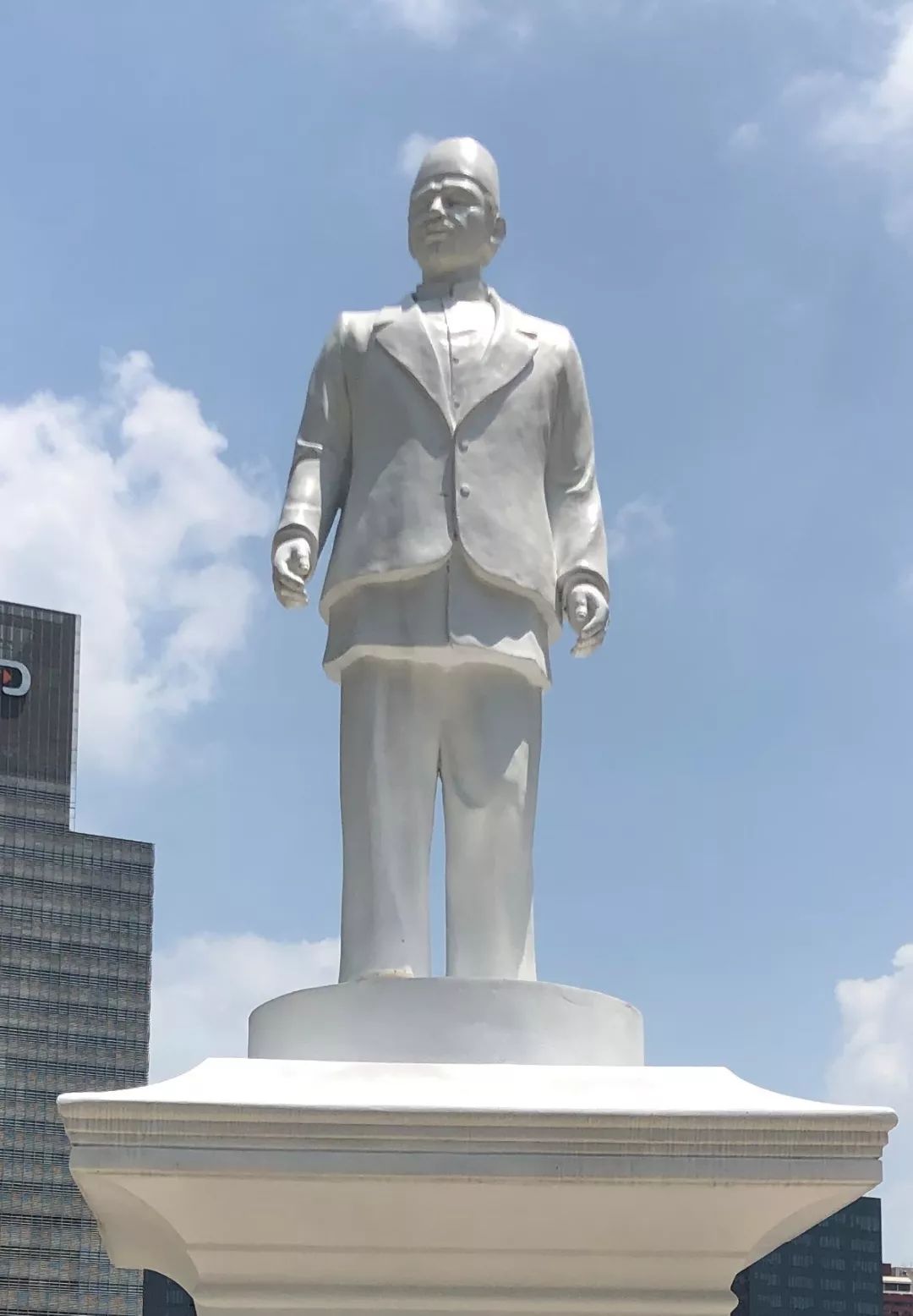 阿都拉：开埠初期的文化桥梁