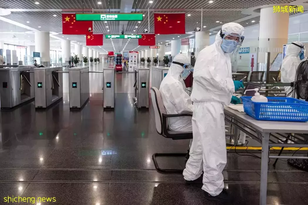 剛從新加坡回到上海,隔離14天後確診新冠!再見,這些中國人最後做了這個選擇