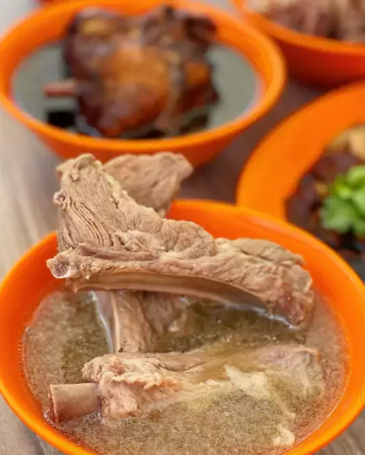 逢周末就爆滿!這個新加坡唯一的靠海美食村裏到底有哪些“寶藏小吃”