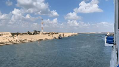 台湾货船横跨搁浅苏伊士运河!新加坡交通部长担忧