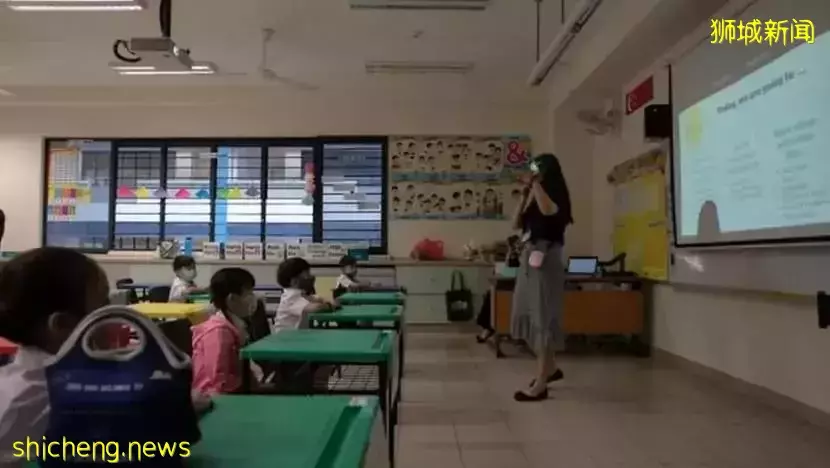 作爲新加坡小學裏的“班長”和“大隊長”，我家兩個女兒每天都要做什麽