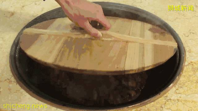 藏在新加披的农家柴火鸡,闹市里难得的淳朴美味