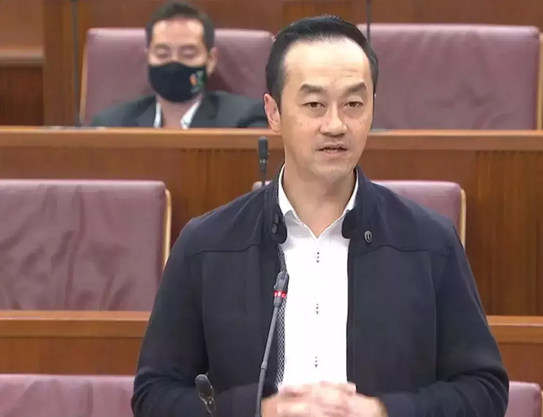 邻居二手烟经常飘入你家?新加坡烟草税再上调可能会帮上你